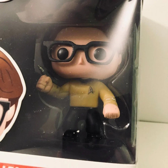 Funko Pop  Leonard Hofstadter Star Trek Uniform Big Bang Theory 74 - Picture 2 of 16